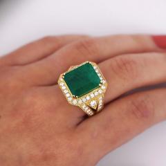 10 Carat Colombian Emerald Diamond Halo Split Shank in 18K Gold Statement Ring - 3919066