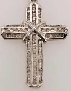 14 Karat White Gold and Diamond Cross Pendant 1 00 Total Diamond Weight - 2562699