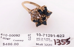 14 Karat Yellow Gold Cluster Ring with Onyx and Diamonds - 2765744