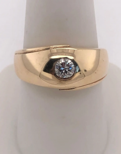 14 Karat Yellow Gold Contemporary Ring with Diamond 0 33 Total Diamond Weight - 2658296