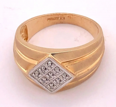 14 Karat Yellow Gold Contemporary Ring with Diamonds - 2658608