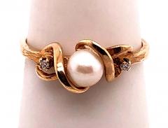 14 Karat Yellow Gold Fashion Pearl Ring with Round Diamonds - 2712922