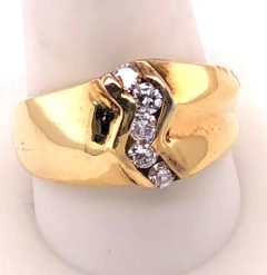 14 Karat Yellow Gold Freeform Ring with 5 Diamonds - 2658625