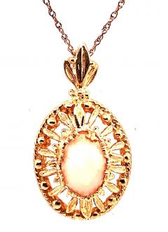 14 Karat Yellow Gold Necklace with Pendant - 2712914