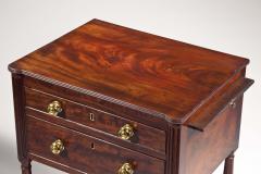 Fine Federal Mahogany Occasional Table 1805 1815 - 30741