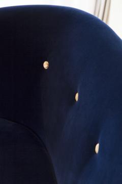   - 4008054