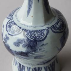 17TH CENTURY OCTAGONAL DUTCH DELFT BLUE AND WHITE WAISTED BOTTLE VASE - 4006401