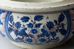 17TH CENTURY ROUND FAIENCE VEGETABLE DISH - 3810493