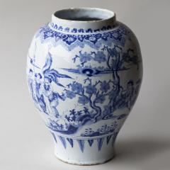 17th CENTURY NEVERS FAIENCE BALUSTER VASE IN THE CHINOISERIE TASTE - 4006426