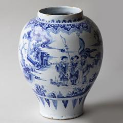 17th CENTURY NEVERS FAIENCE BALUSTER VASE IN THE CHINOISERIE TASTE - 4006427