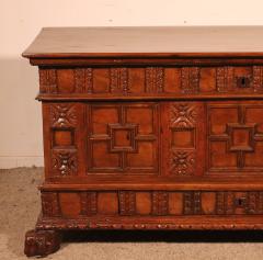 17th Century Catalan Walnut Chest - 3947577