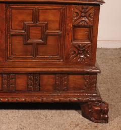 17th Century Catalan Walnut Chest - 3947578