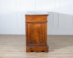 17th Century Central Italian Walnut Commode with Maple Inlay - 4396995