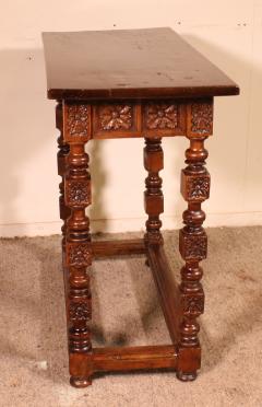 17th Century Walnut Side Table Or Console Spain - 4129298