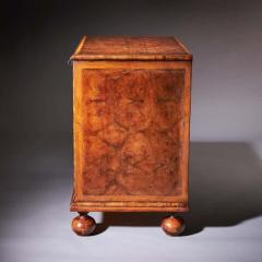 17th Century William and Mary Olive Oyster Chest of drawers Circa 1690 England - 3953412