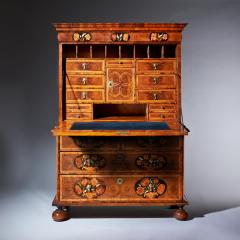 17th Century William and Mary Olive Oyster Marquetry Escritoire Circa 1680 - 3129717