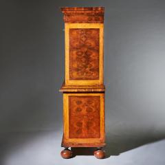 17th Century William and Mary Olive Oyster Marquetry Escritoire Circa 1680 - 3129718