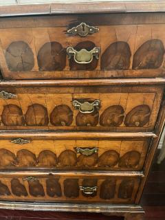 17th Century William and Mary Oyster Veneered Chest - 4051886