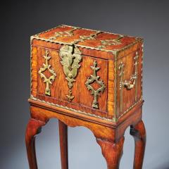 17th Century William and Mary Rosewood Coffre Fort on Stand Secret Compartments - 3127545