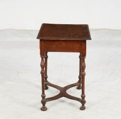 17th c Willam and Mary Side Table - 3804471