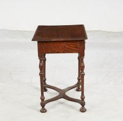 17th c Willam and Mary Side Table - 3804475