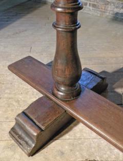 17th century Baroque Walnut Trestle Table - 622607