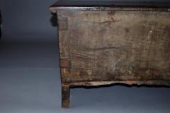 17th century Continental walnut cassone - 4780393