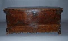 17th century Continental walnut cassone - 4780394