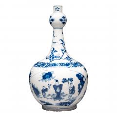 17th century Dutch Delft Bottle vase with chinoiserie decoration - 4565677