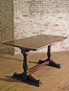 17th century Italian Baroque Walnut Trestle Table - 670611