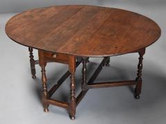 17thc oak gateleg table of good versatile size with fine patina - 4799831