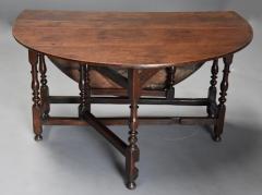 17thc oak gateleg table of good versatile size with fine patina - 4800004