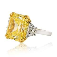 18 carat Radiant Cut Diamond GIA Ring - 4400030
