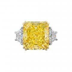 18 carat Radiant Cut Diamond GIA Ring - 4400479