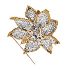 18K GOLD 45 CARAT DIAMOND FLOWER BROOCH