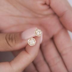 18K Gold 0 72 Carat Natural Diamond Cluster Illusion Set Round Stud Earrings - 3946718