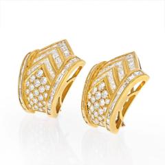18K YELLOW GOLD ESTATE CLUSTER 14 00CTS BAGUETTE ROUND DIAMOND EARRINGS - 2379291