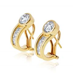 18K Yellow Gold 2 30cttw Round and Baguette Cut Diamond Earrings - 4549416