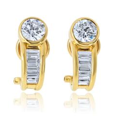 18K Yellow Gold 2 30cttw Round and Baguette Cut Diamond Earrings - 4553377