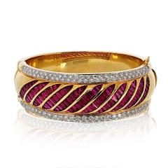 18K Yellow Gold Diamond And Ruby Bangle Bracelet - 4235705