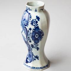 18TH CENTURY OCTAGONAL BALUSTER DELFT VASES - 3768036