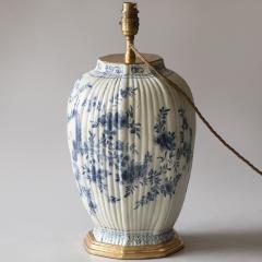 18TH CENTURY OCTAGONAL DELFT VASE CONVERTED TO A LAMP - 4359422