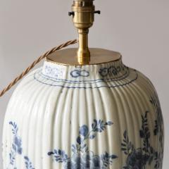 18TH CENTURY OCTAGONAL DELFT VASE CONVERTED TO A LAMP - 4359423