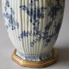 18TH CENTURY OCTAGONAL DELFT VASE CONVERTED TO A LAMP - 4359427