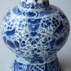 18TH CENTURY OCTAGONAL DUTCH DELFT BLUE AND WHITE WAISTED - 3551037