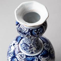 18TH CENTURY OCTAGONAL DUTCH DELFT BLUE AND WHITE WAISTED BOTTLE VASE - 3767977