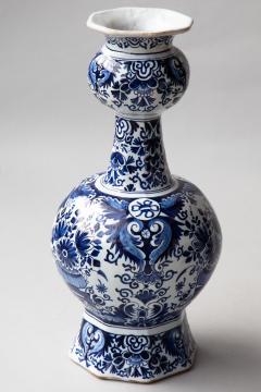 18TH CENTURY OCTAGONAL DUTCH DELFT BLUE AND WHITE WAISTED BOTTLE VASE - 3767981