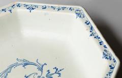 18TH CENTURY OCTAGONAL FAIENCE VEGETABLE DISH - 3810497