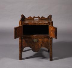 18th C Burl Elm Bedside Cabinet - 4478959