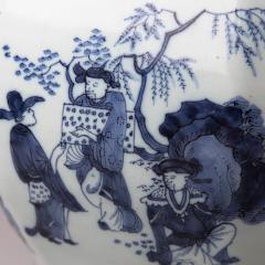 18th CENTURY DELFT OCTAGONAL BALUSTER VASE IN THE CHINOISERIE TASTE - 3768065